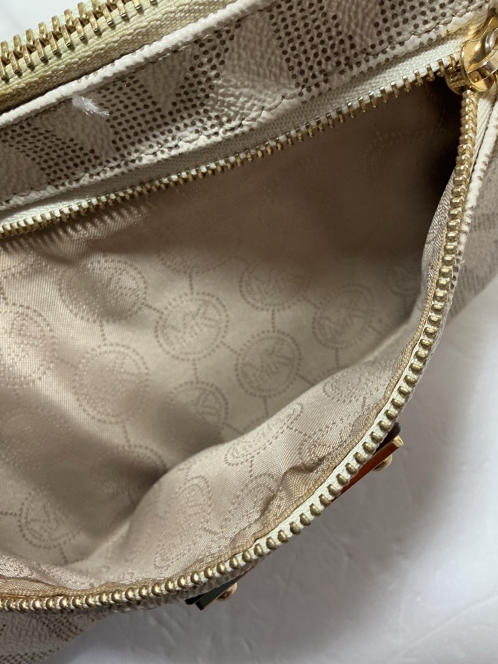 Michael Kors Wristlet Mini Bag - Picture 4 of 4